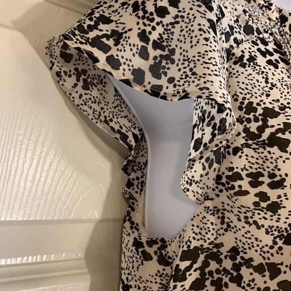 H&M, dress, sleeveless, open neck, button down, midi, ruffle front, tie waist - Picture 4 of 12